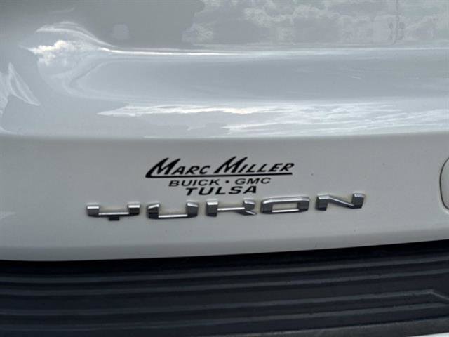 Used 2022 GMC Yukon XL SLT w/ SLT Luxury Package image 6