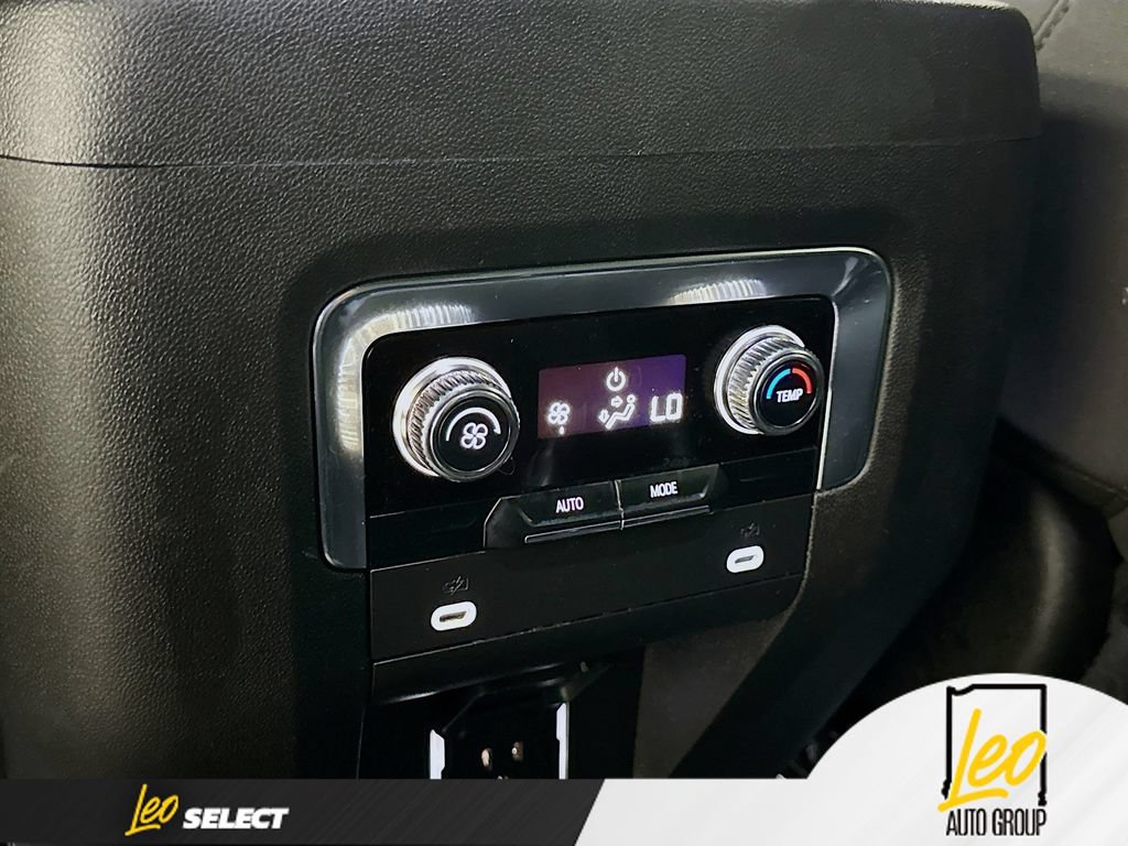 Used 2023 GMC Yukon SLE w/ Gmc Pro Safety Plus Package AWD/4WD image 27
