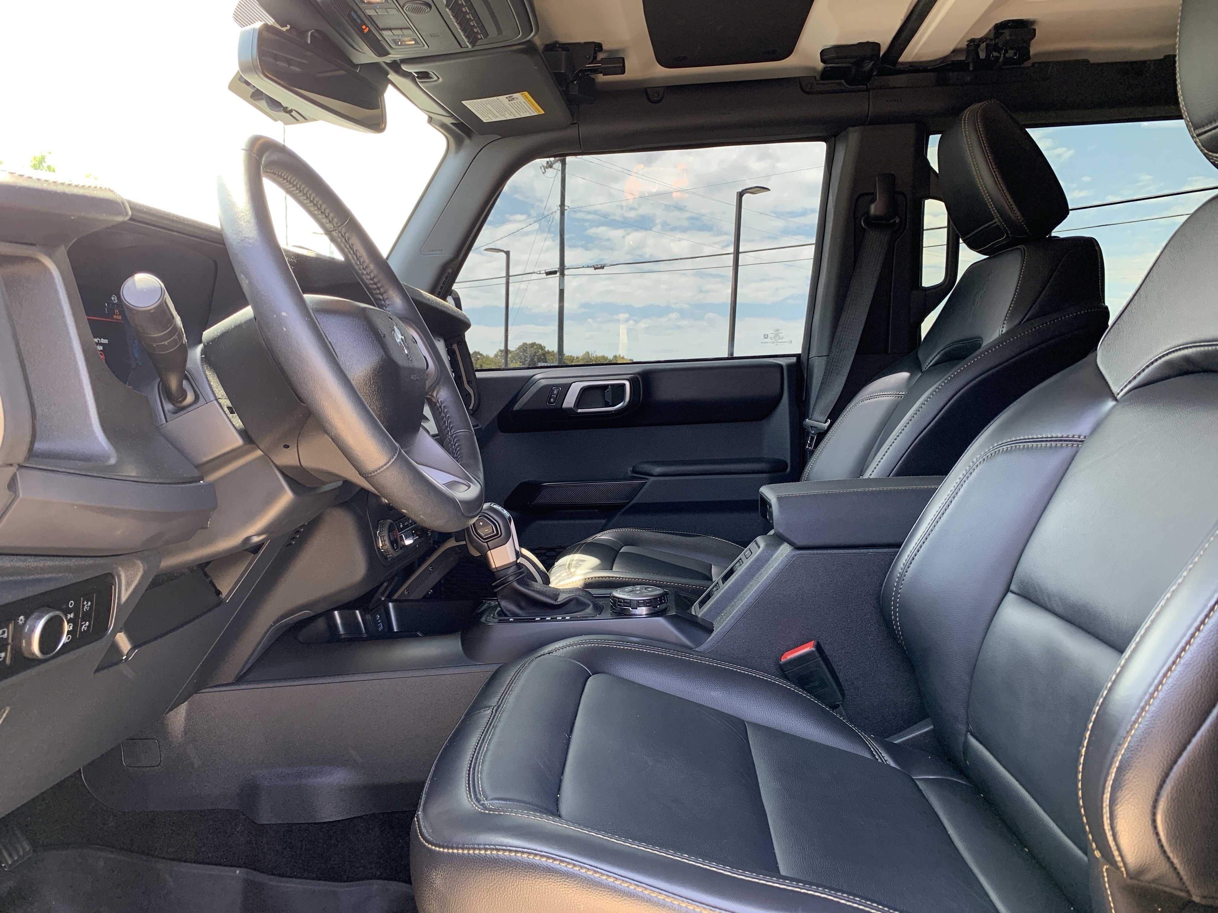 Used 2025 Ford Bronco Badlands AWD/4WD image 16