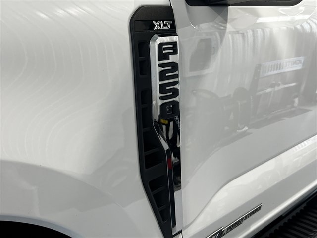 Used 2024 Ford F250 XLT image 8