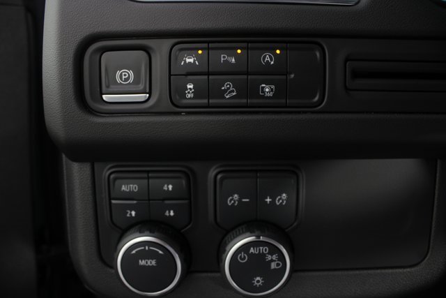 Used 2023 Chevrolet Tahoe Z71 w/ Luxury Package image 9