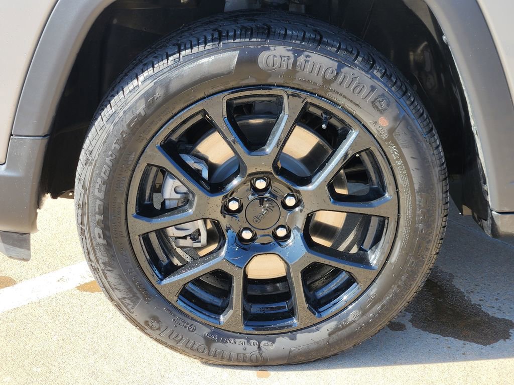 Used 2024 Jeep Compass Latitude w/ Convenience Group image 16