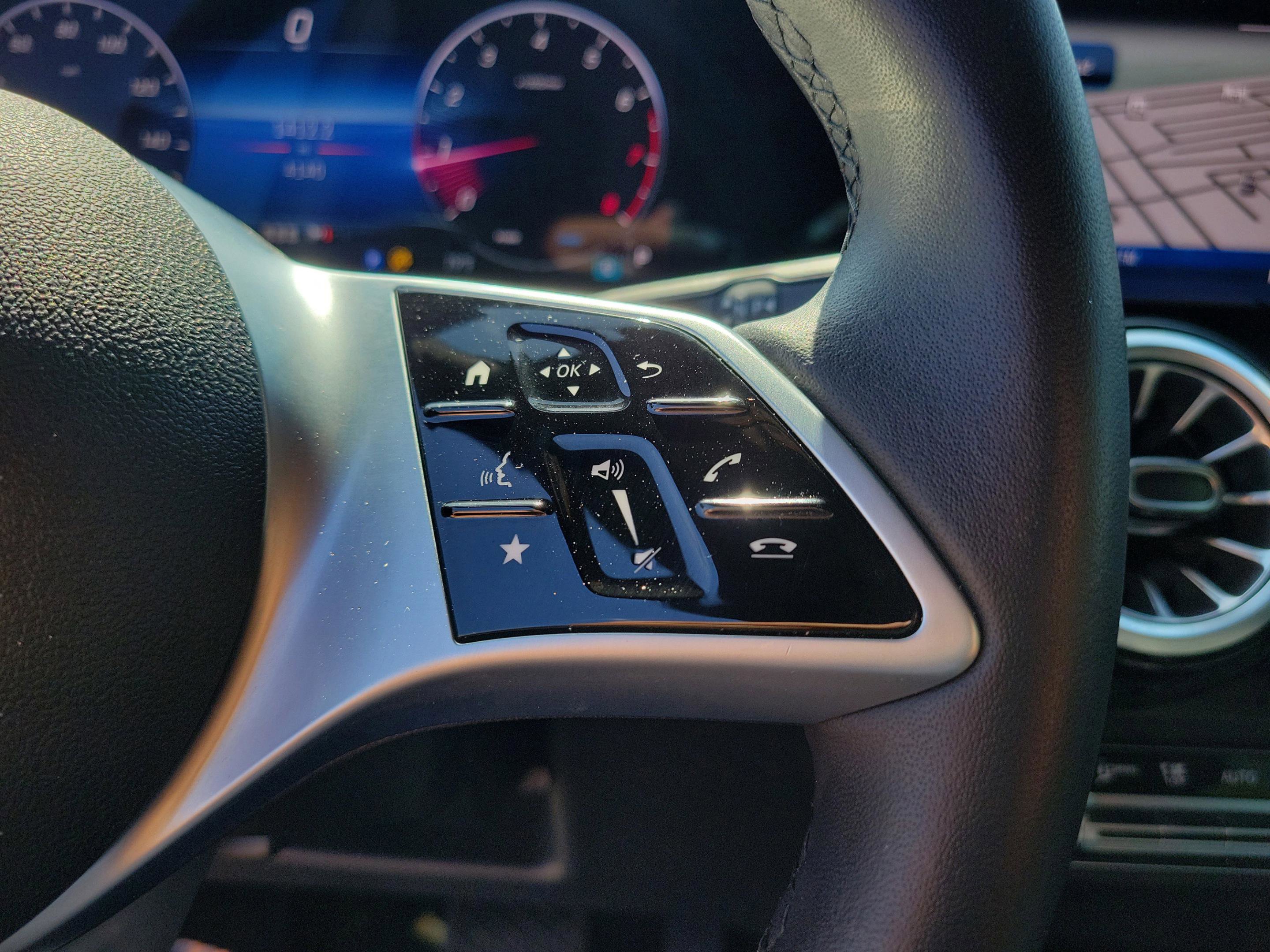 Certified 2025 Mercedes-Benz GLB 250 image 23