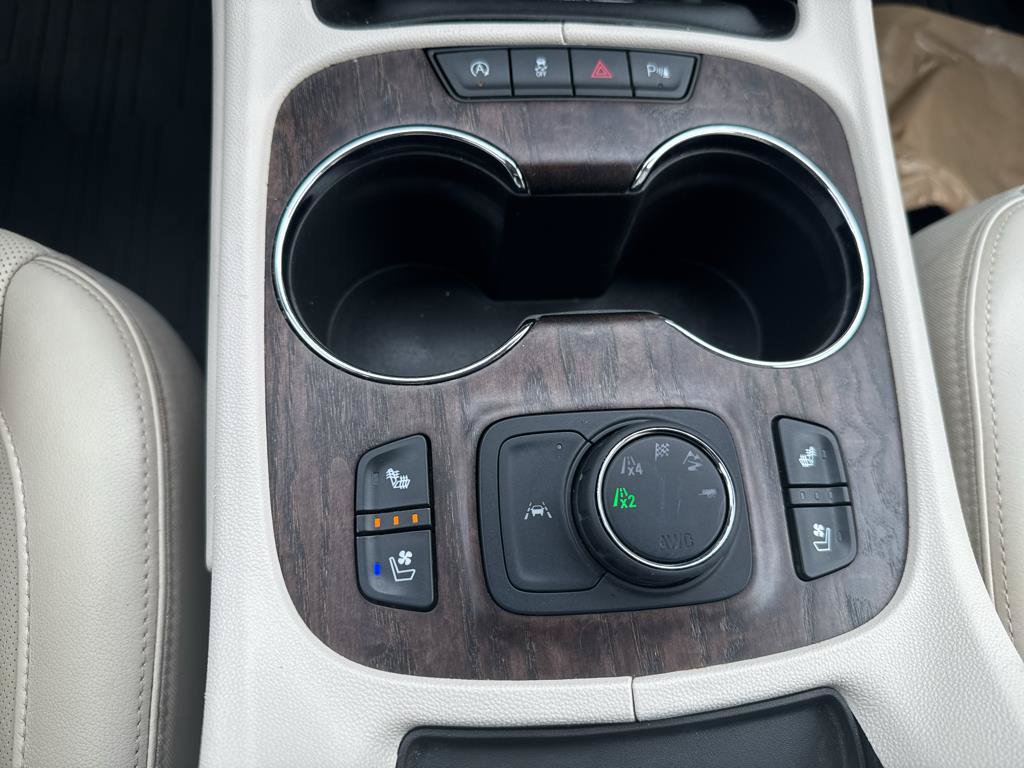 Used 2020 GMC Acadia Denali w/ Denali Ultimate Package AWD/4WD image 17
