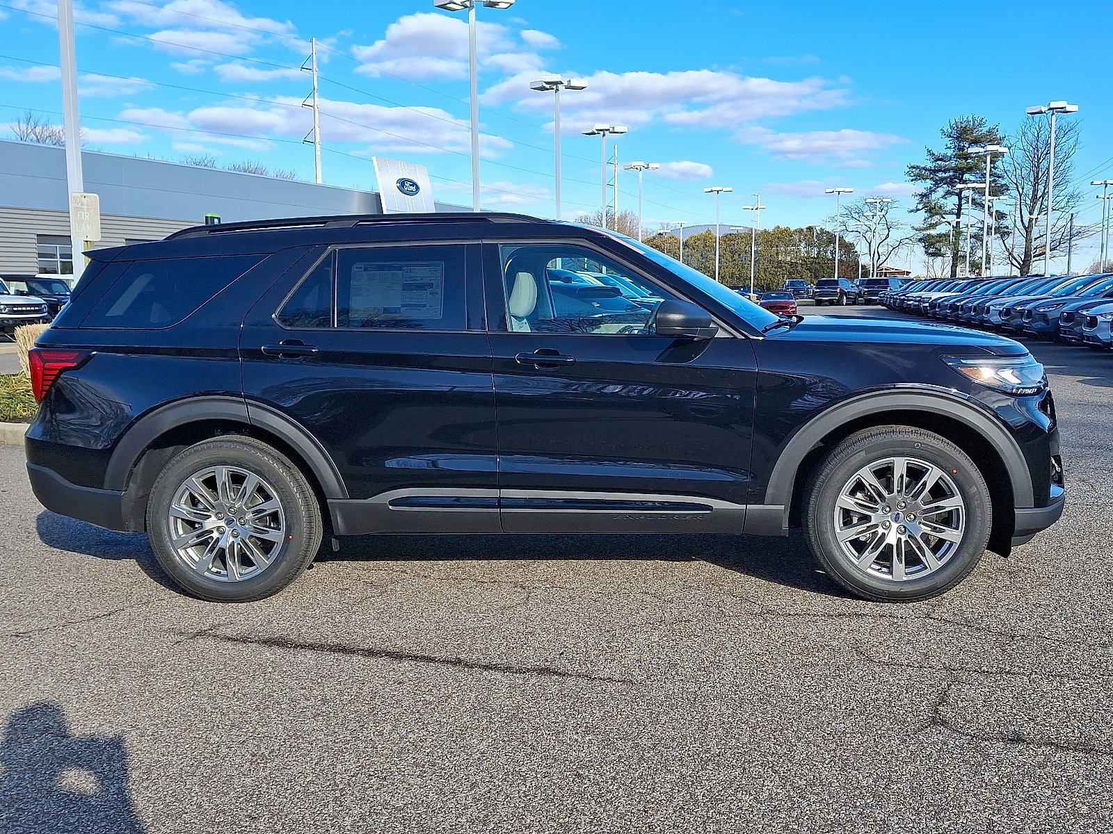 New 2026 Ford Explorer Active w/ Active Comfort Package AWD/4WD image 8