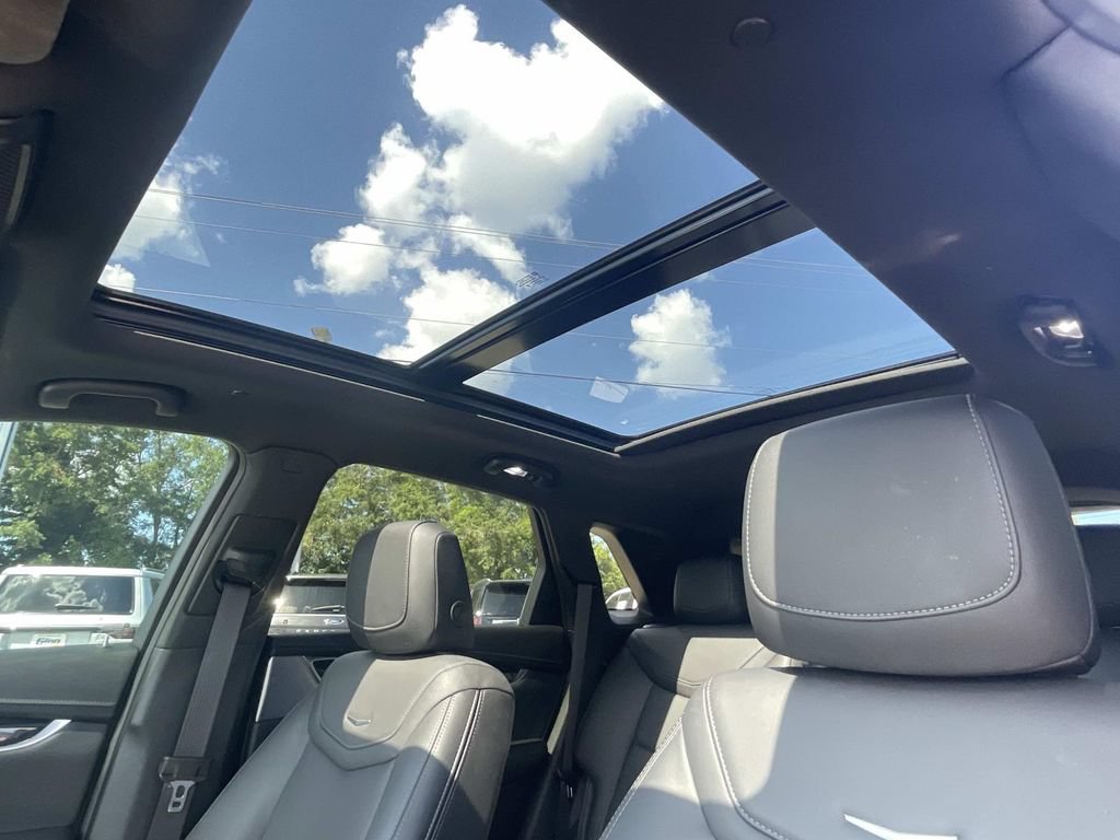 Used 2023 Cadillac XT5 Premium Luxury w/ Technology Package AWD/4WD image 16