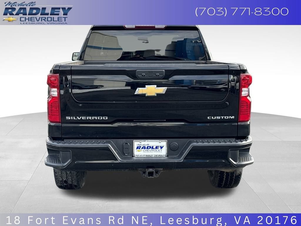 Used 2023 Chevrolet Silverado 1500 Custom image 4