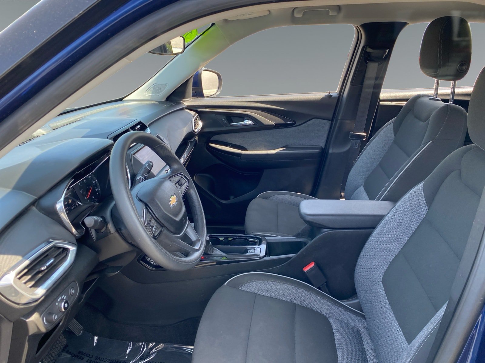 Used 2023 Chevrolet TrailBlazer LT FWD image 9