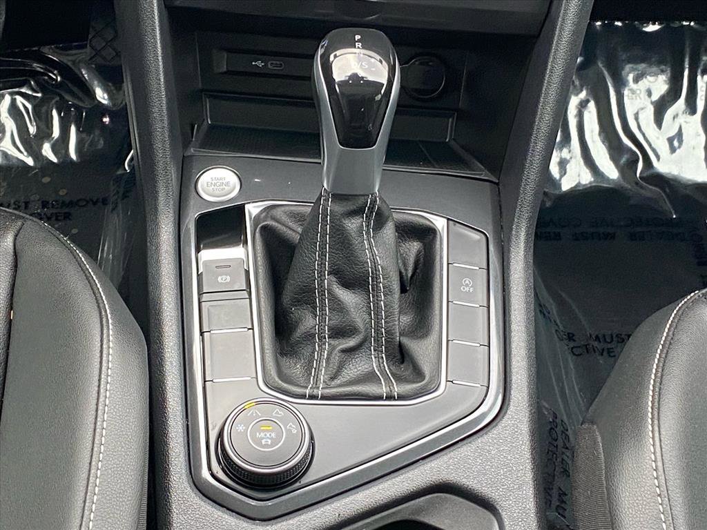 Certified 2023 Volkswagen Tiguan SE w/ Panoramic Sunroof Package image 11