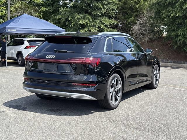 Used 2022 Audi e-tron Premium AWD/4WD image 2