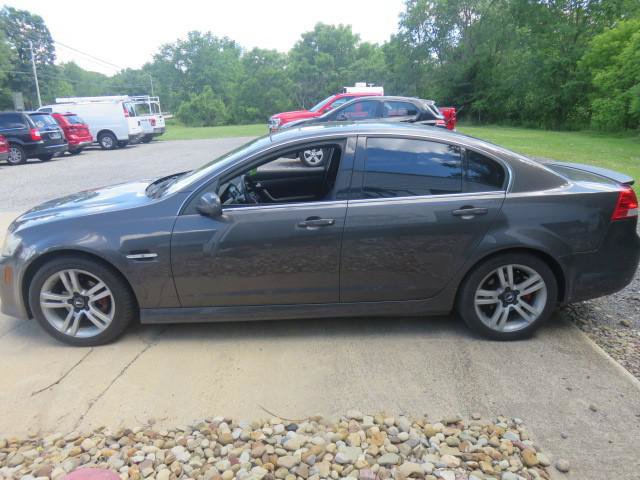 Used 2009 Pontiac G8 w/ Premium Package RWD image 4