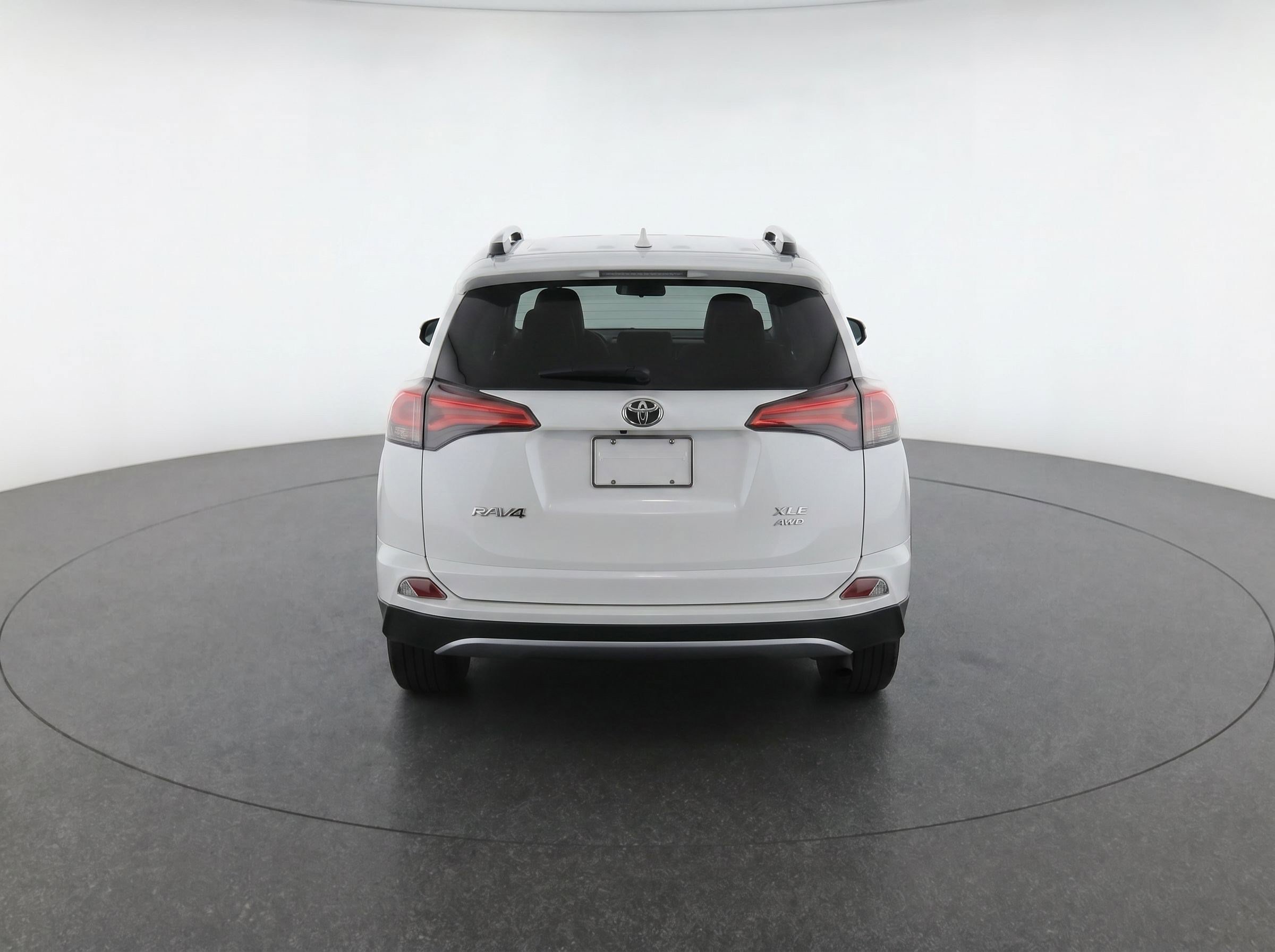 Used 2018 Toyota RAV4 XLE AWD/4WD image 7