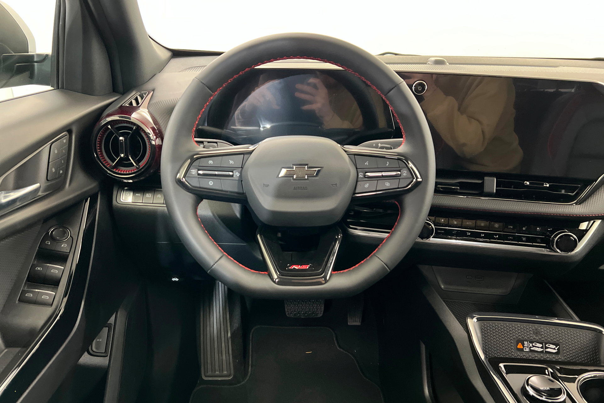 New 2026 Chevrolet Equinox RS w/ Convenience Package III image 13