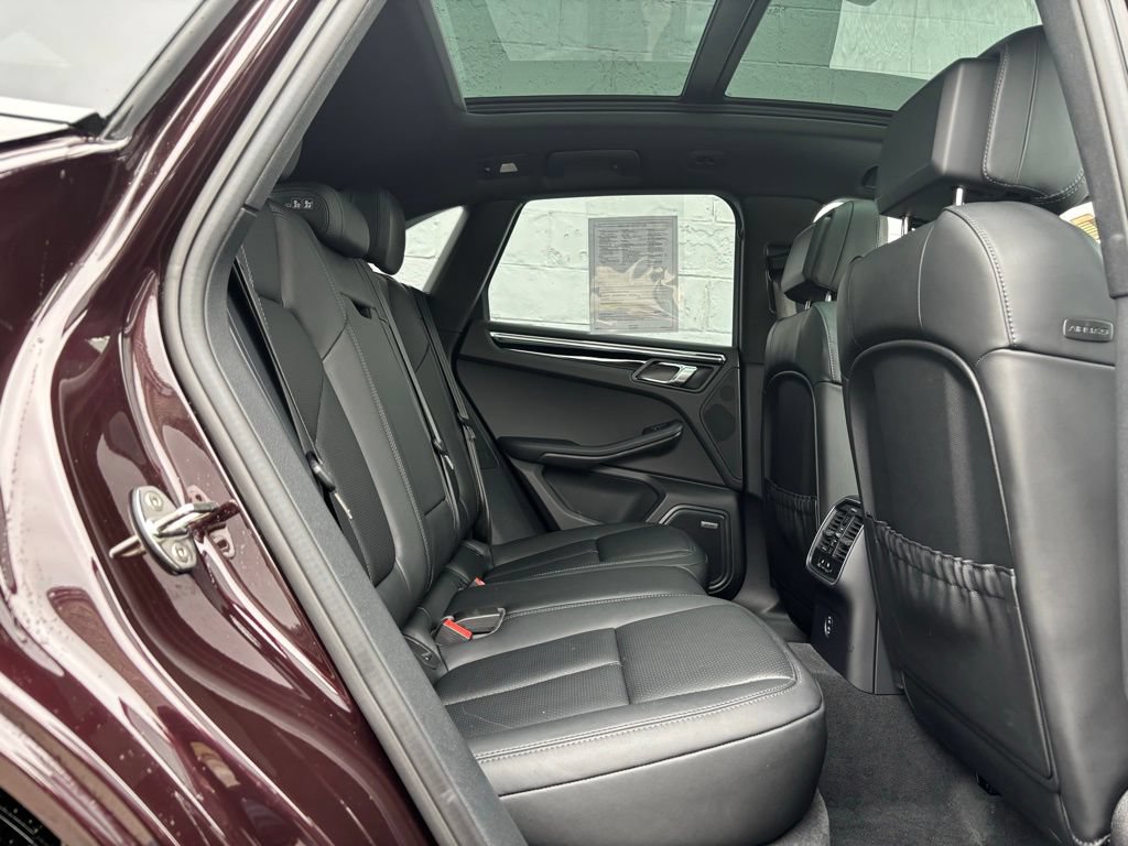 Certified 2026 Porsche Macan AWD/4WD image 26
