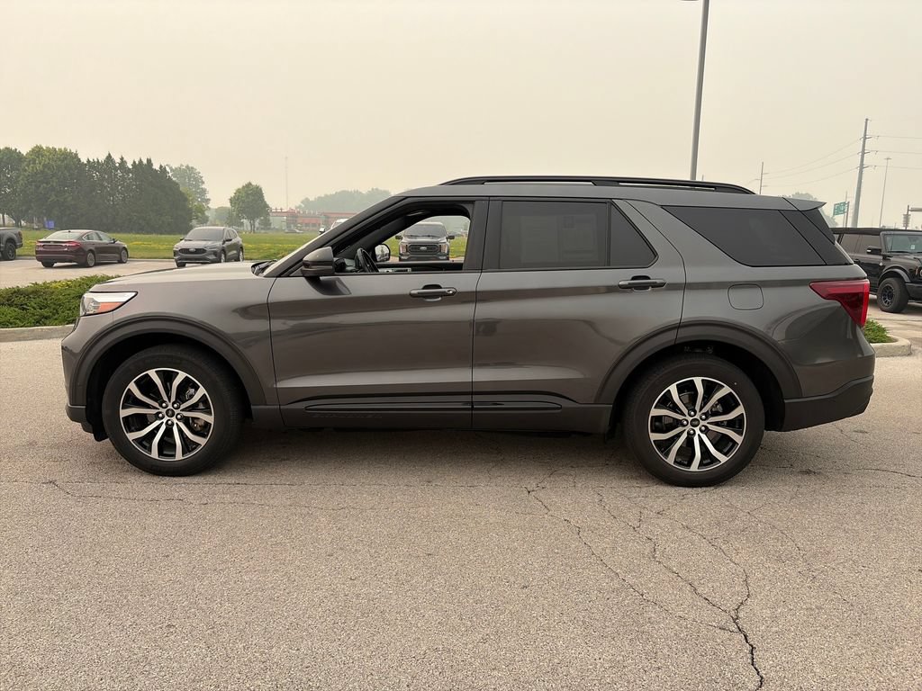 Used 2020 Ford Explorer ST w/ Premium Technology Package AWD/4WD image 4