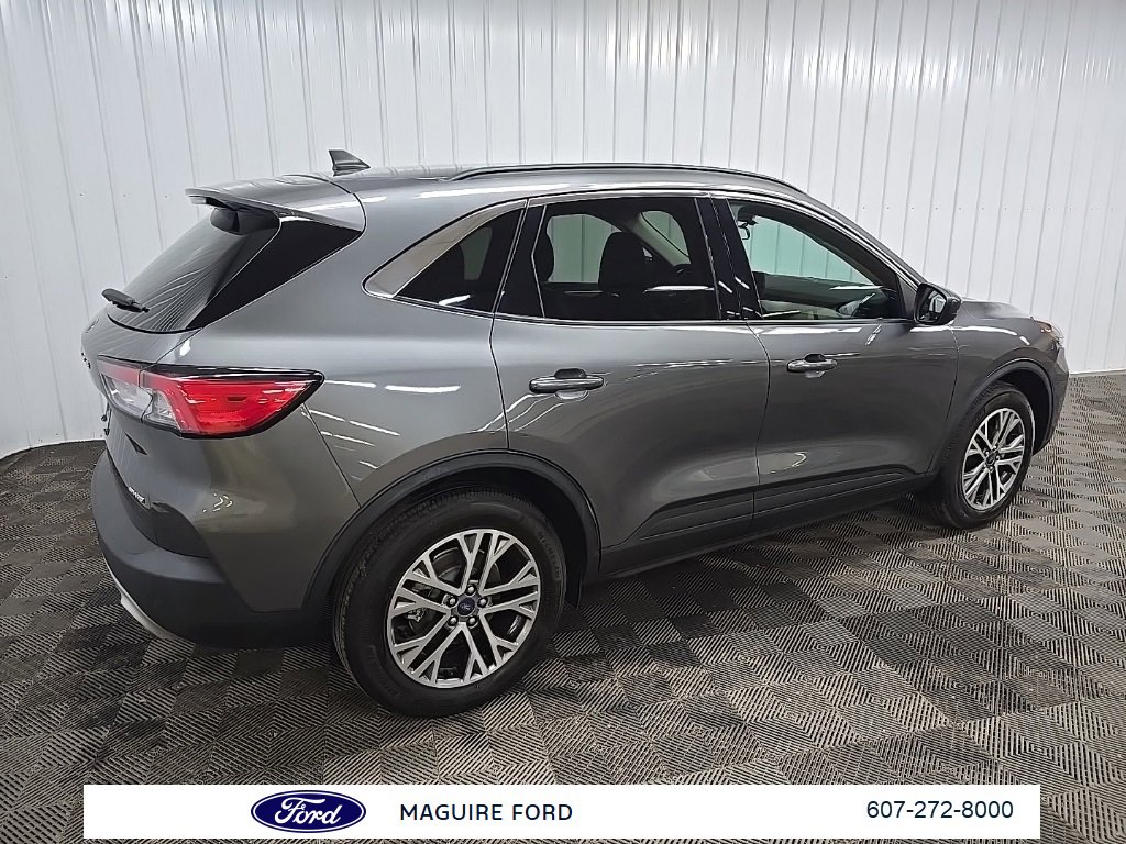 Used 2022 Ford Escape SEL w/ Technology Package image 3