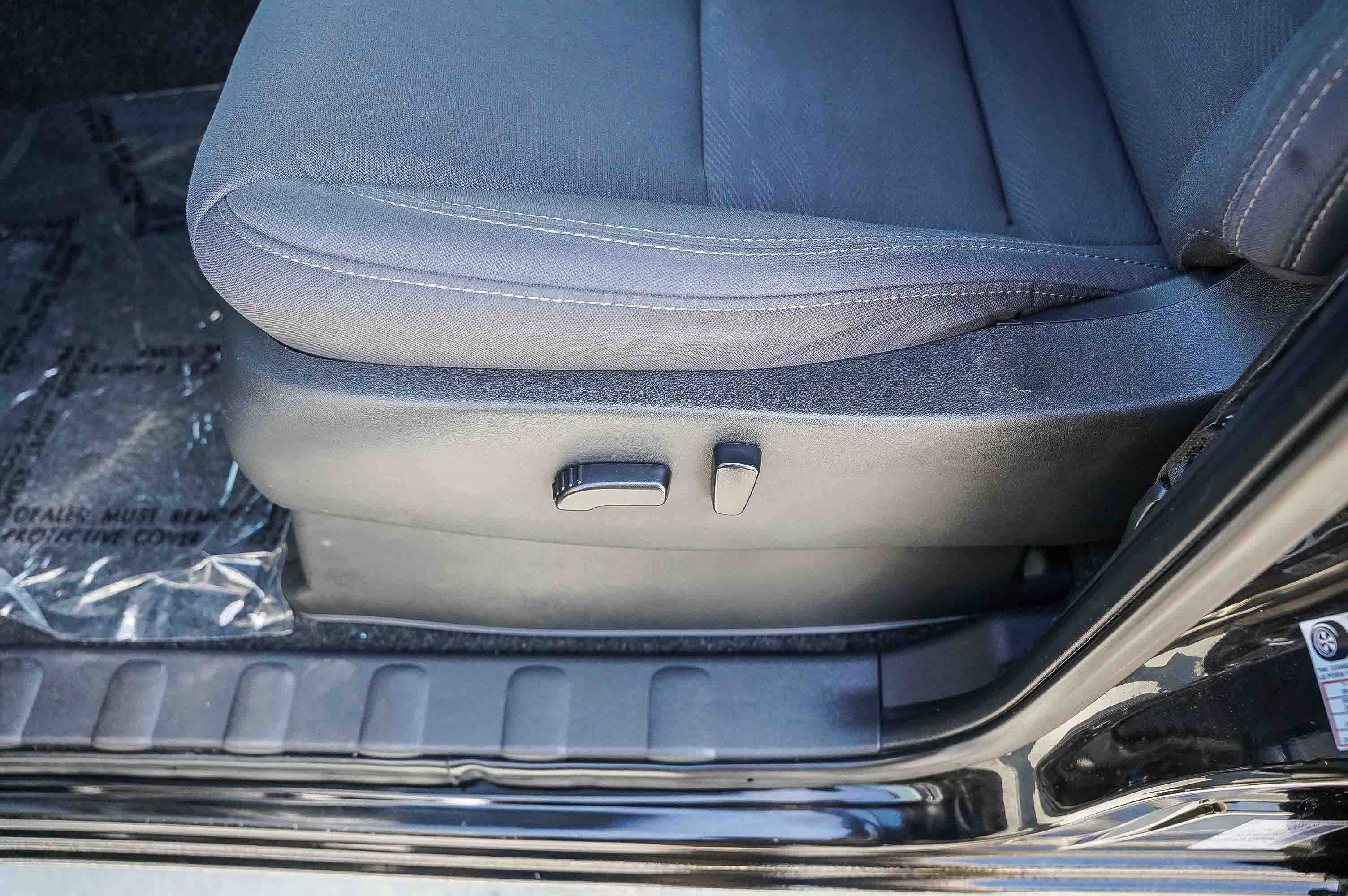 Used 2023 Nissan Frontier SV image 21