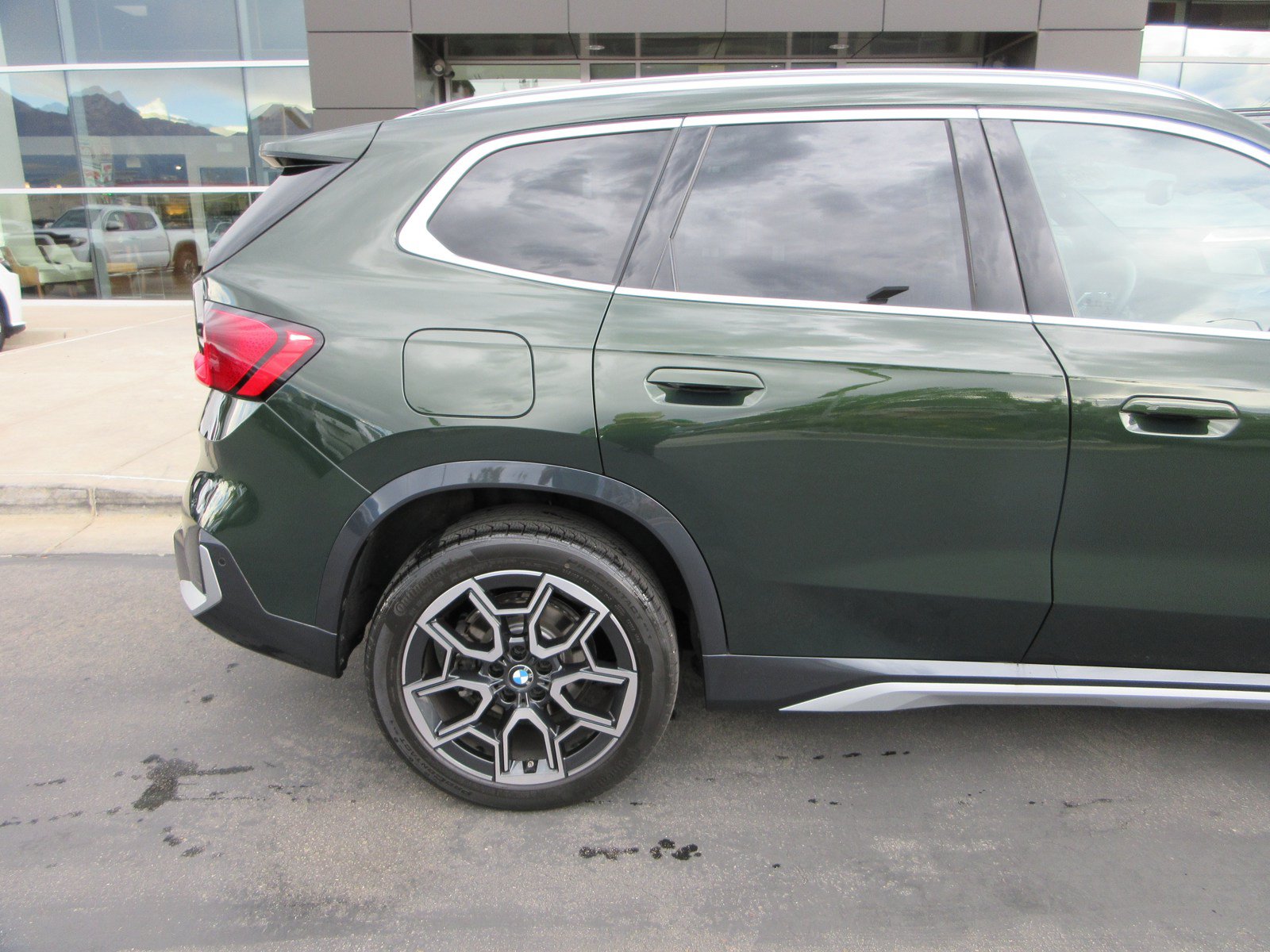 Used 2025 BMW X1 xDrive28i w/ Premium Package AWD/4WD image 11