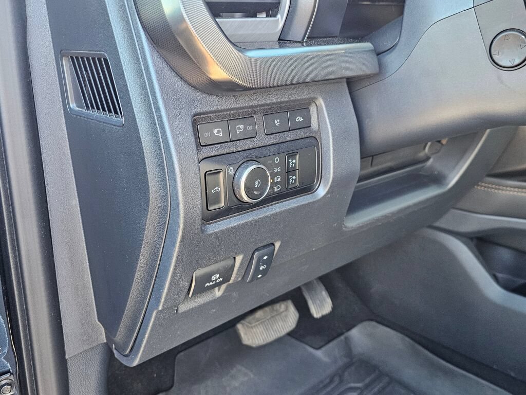 Used 2024 Ford F350 Platinum AWD/4WD image 21