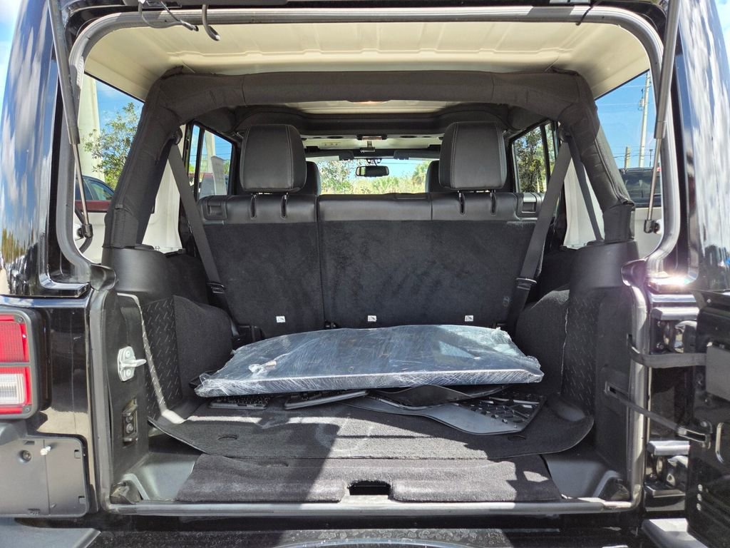 Used 2018 Jeep Wrangler Altitude image 15