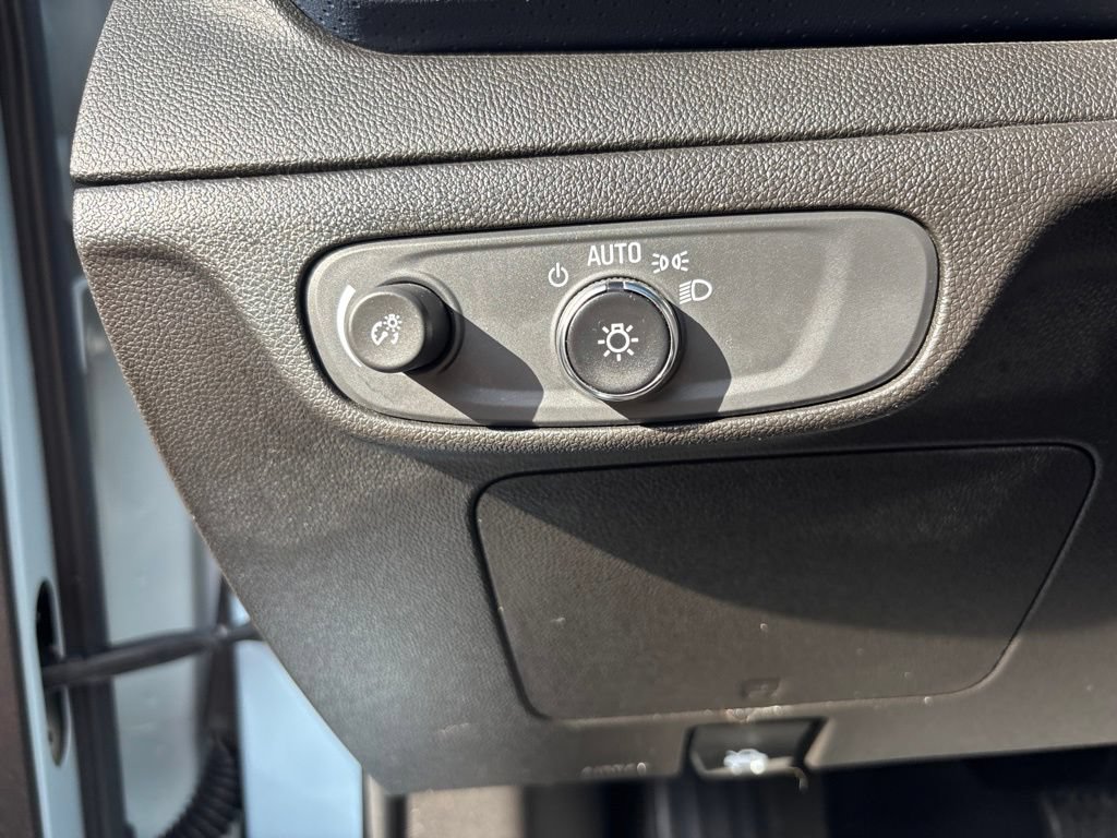 Used 2023 Chevrolet Bolt EUV Premier FWD image 22