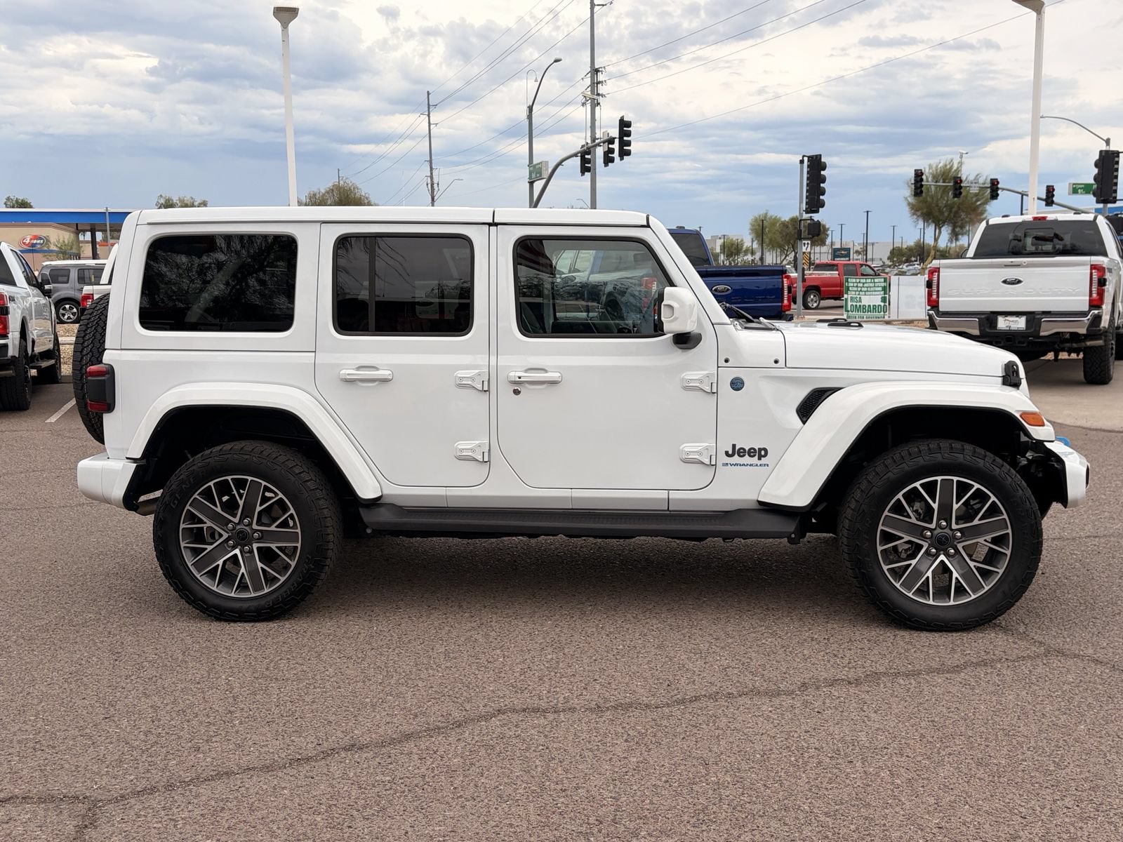 Used 2024 Jeep Wrangler High Altitude AWD/4WD image 46