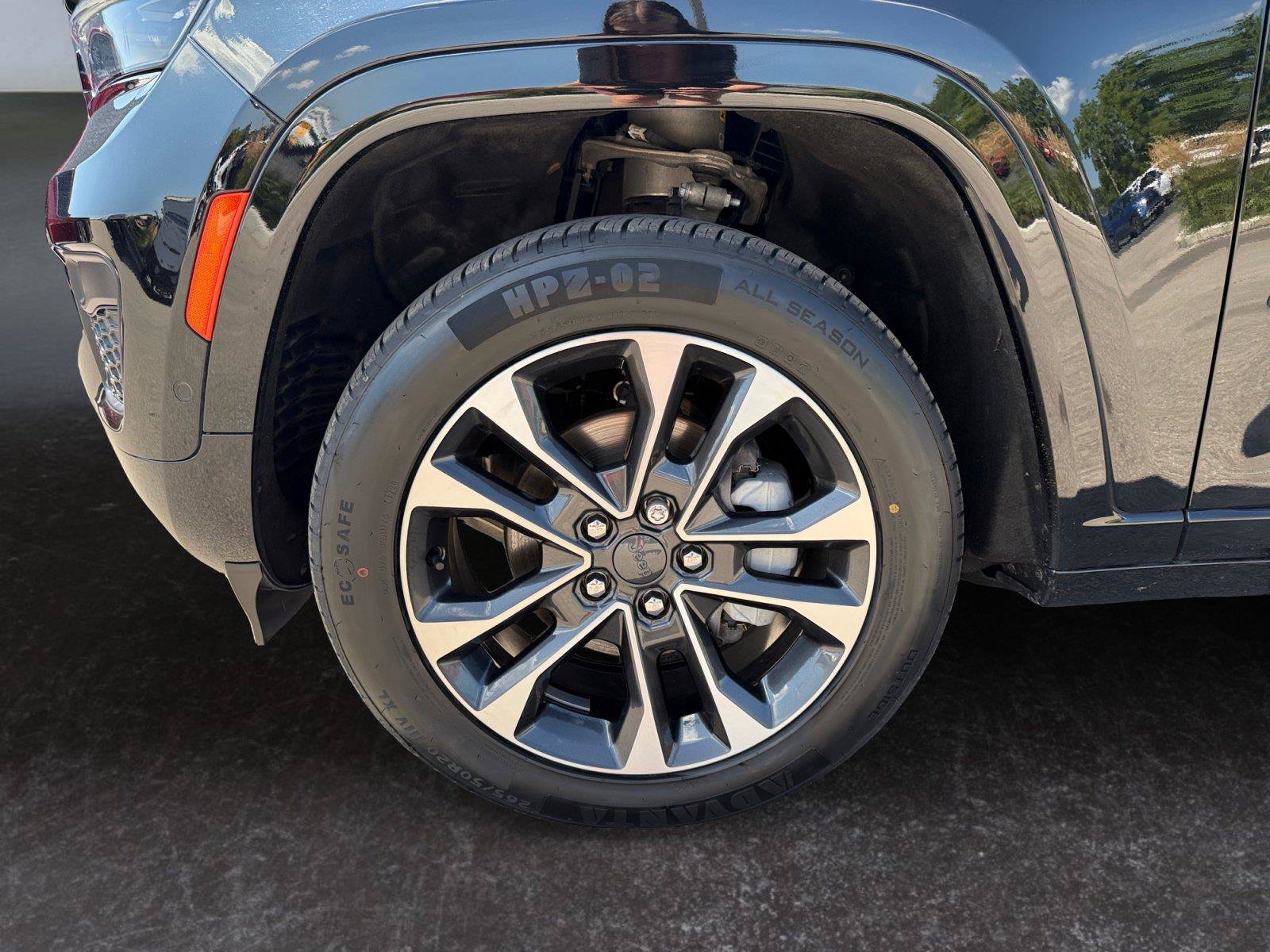 Used 2022 Jeep Grand Cherokee Overland AWD/4WD image 28