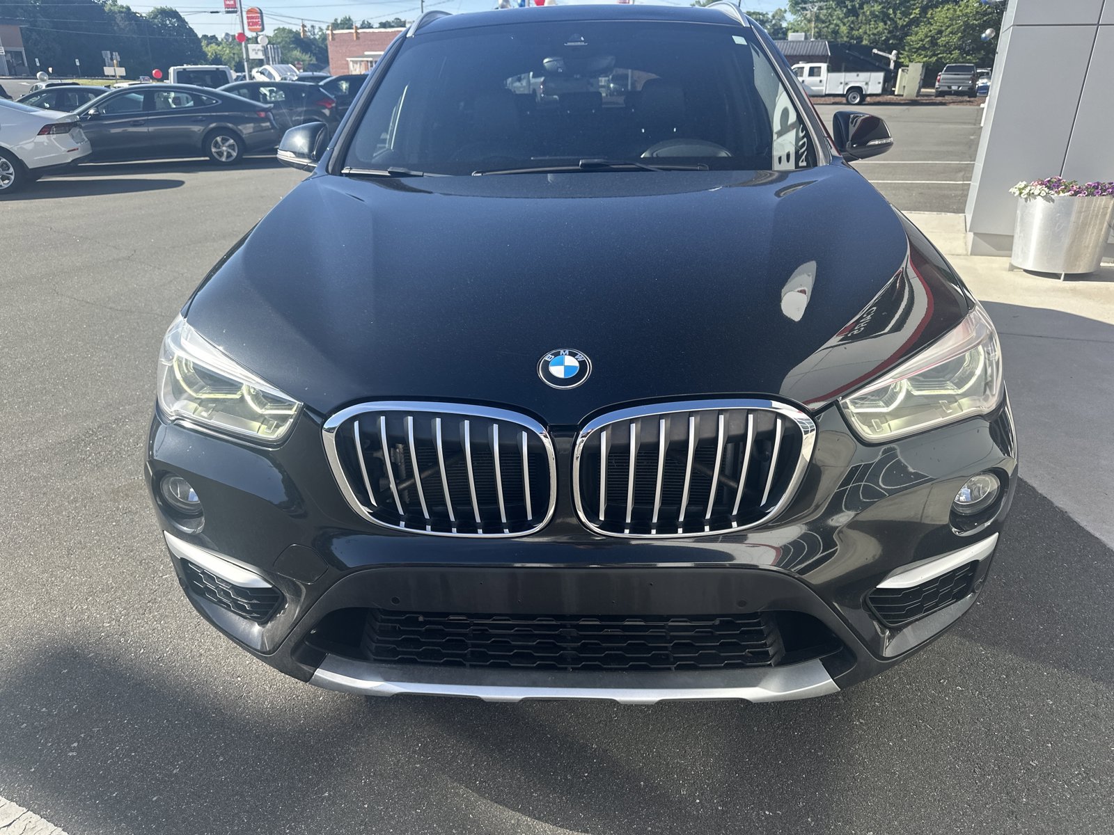 Used 2019 BMW X1 xDrive28i w/ Convenience Package AWD/4WD image 3