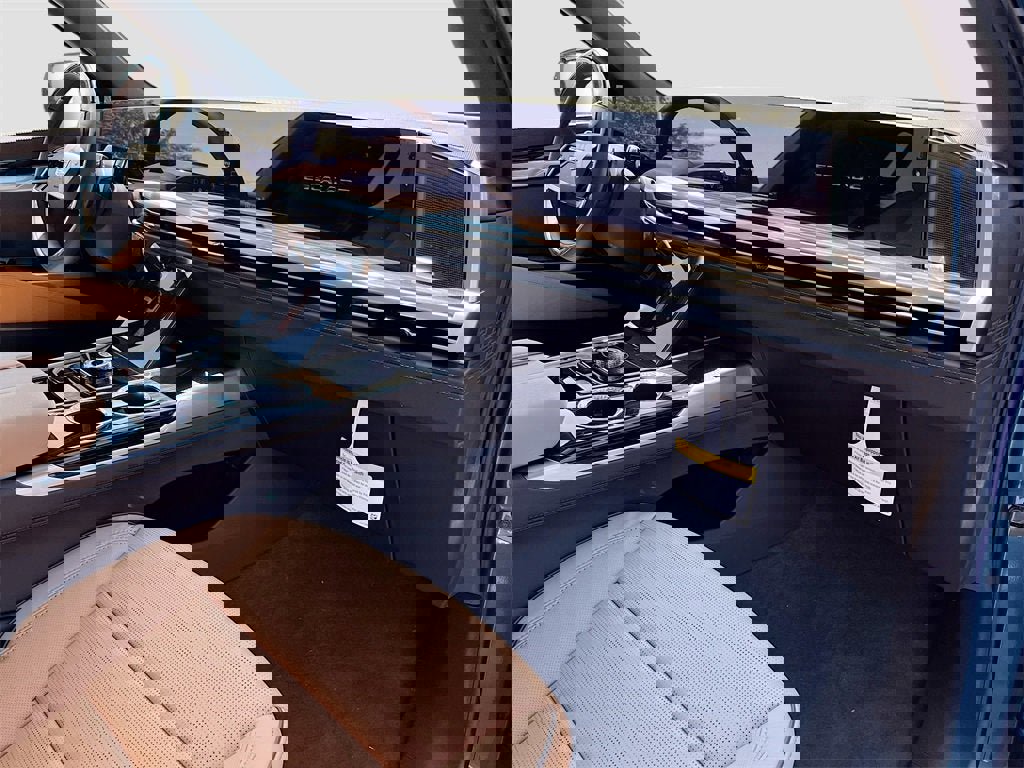 New 2025 Cadillac Escalade ESV Premium Luxury w/ Touring Package image 33