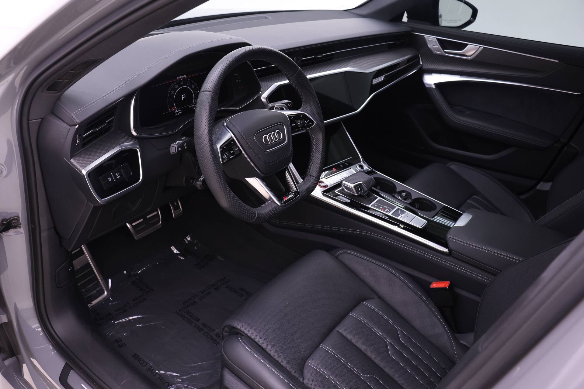 Certified 2025 Audi RS 6 performance AWD/4WD image 6