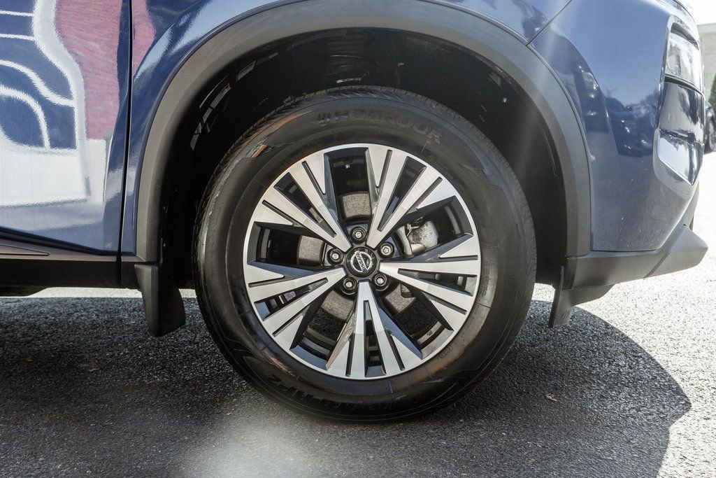 Used 2021 Nissan Rogue SV image 4