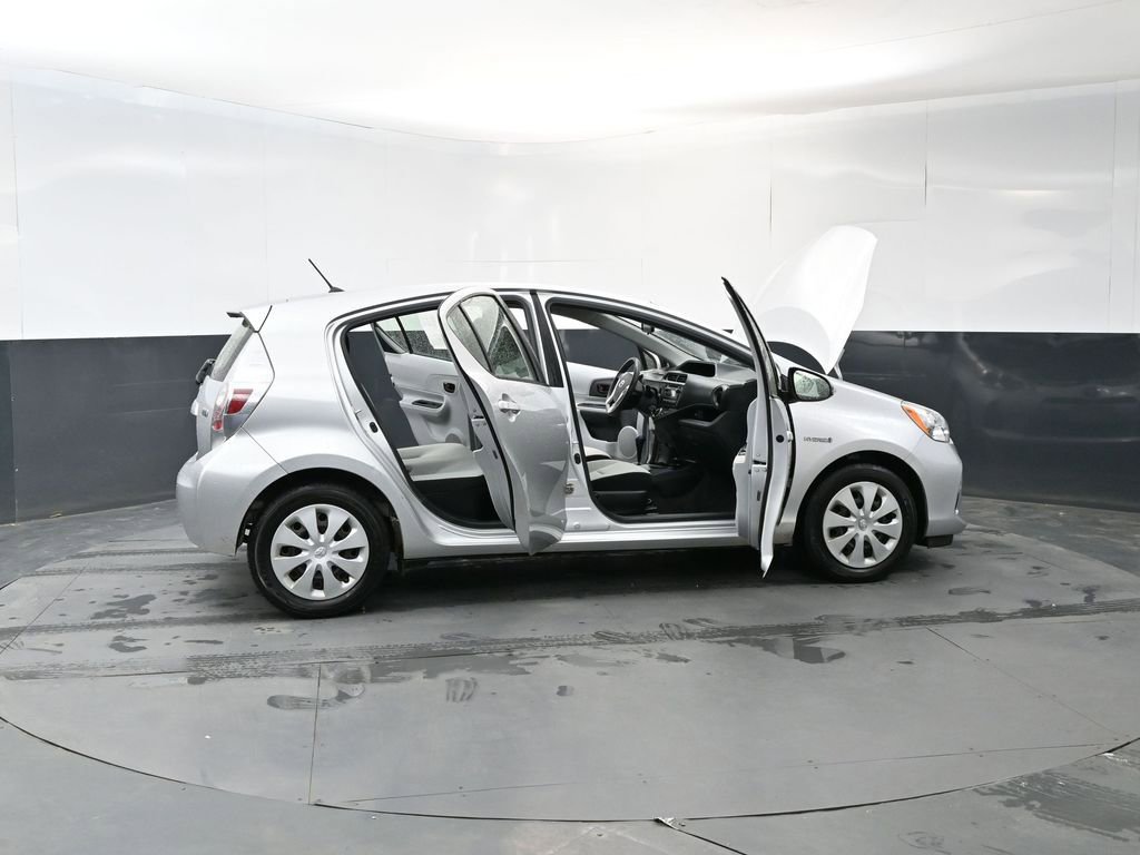 Used 2012 Toyota Prius C One FWD image 17