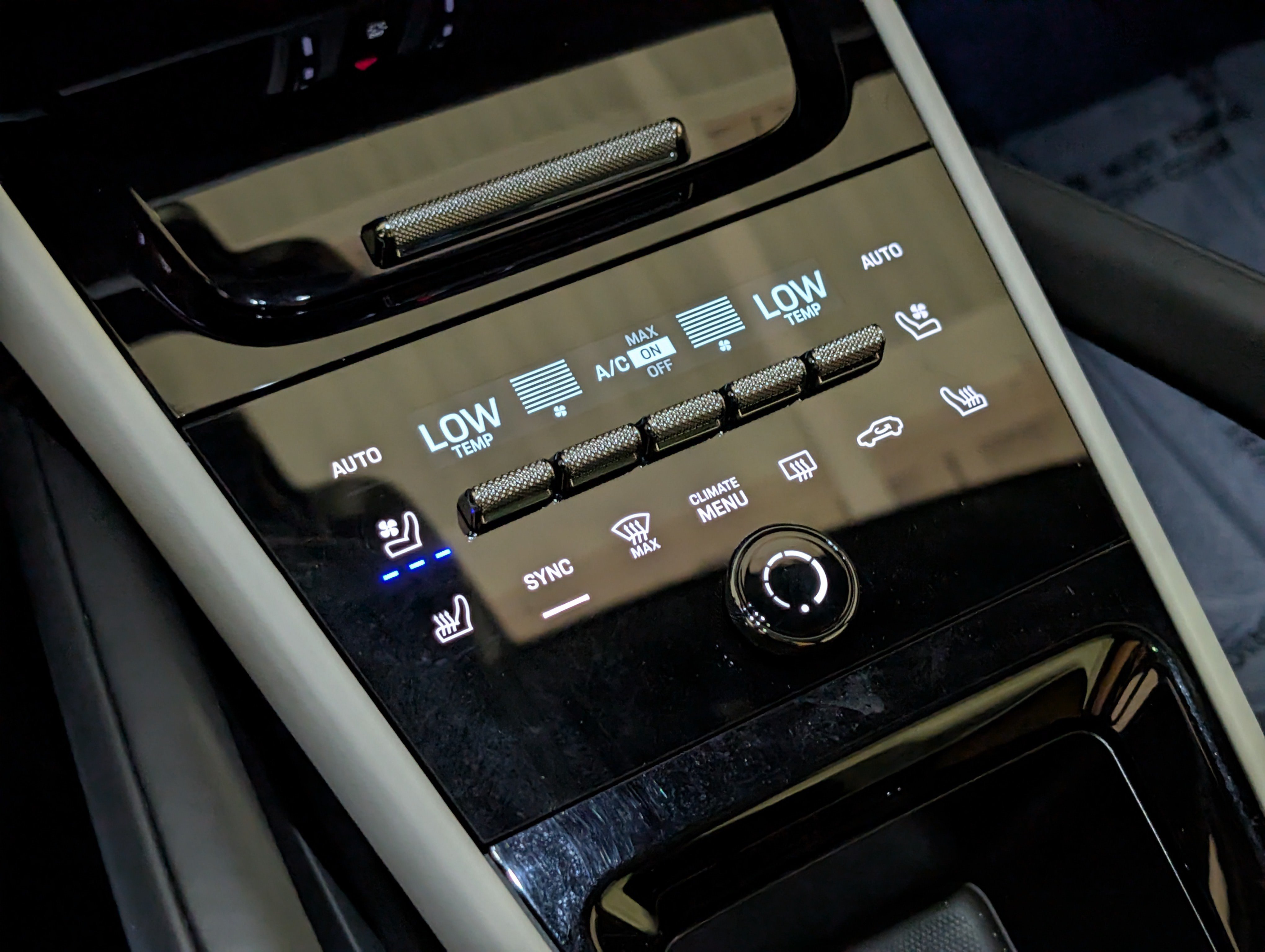 Certified 2025 Porsche Cayenne S AWD/4WD image 37
