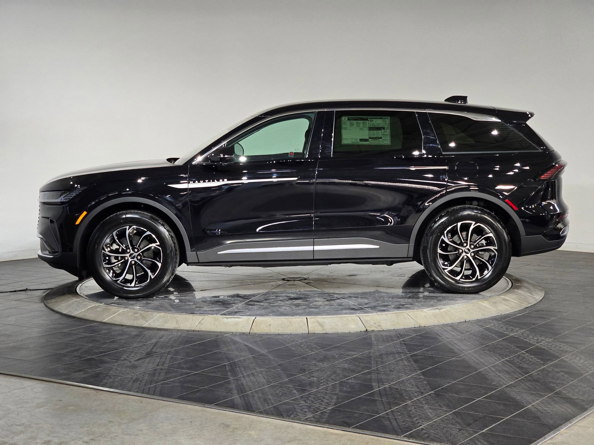 New 2026 Lincoln Nautilus Premier image 5