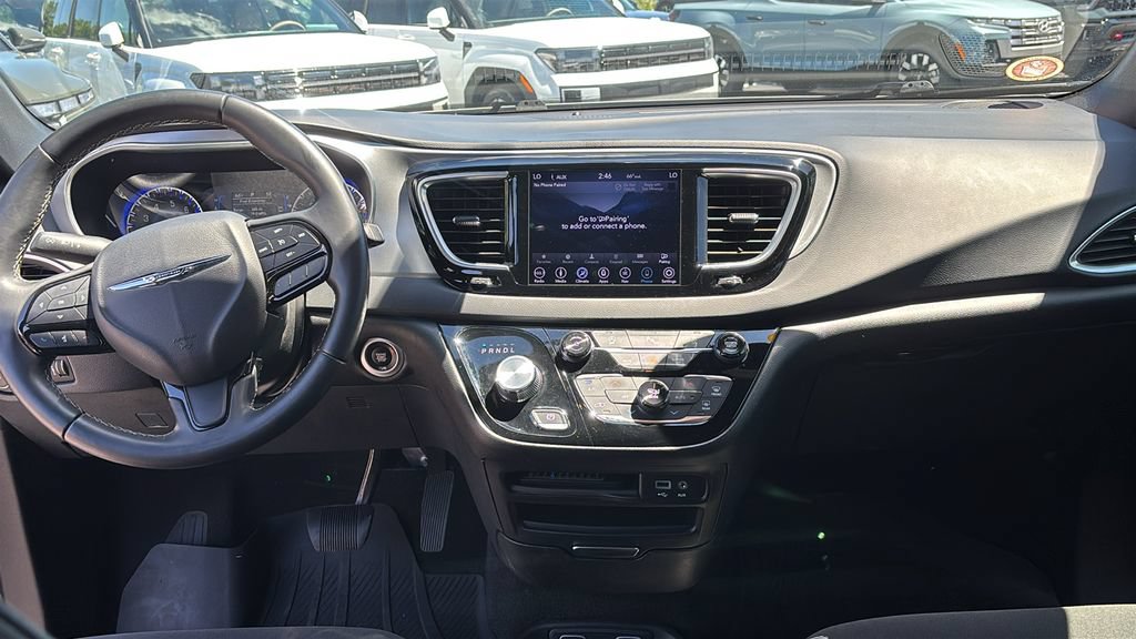 Used 2018 Chrysler Pacifica Touring Plus FWD image 12