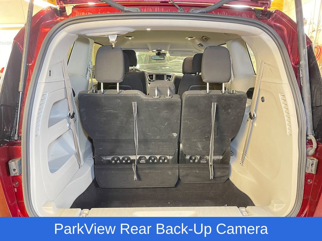 Certified 2023 Chrysler Voyager LX image 9