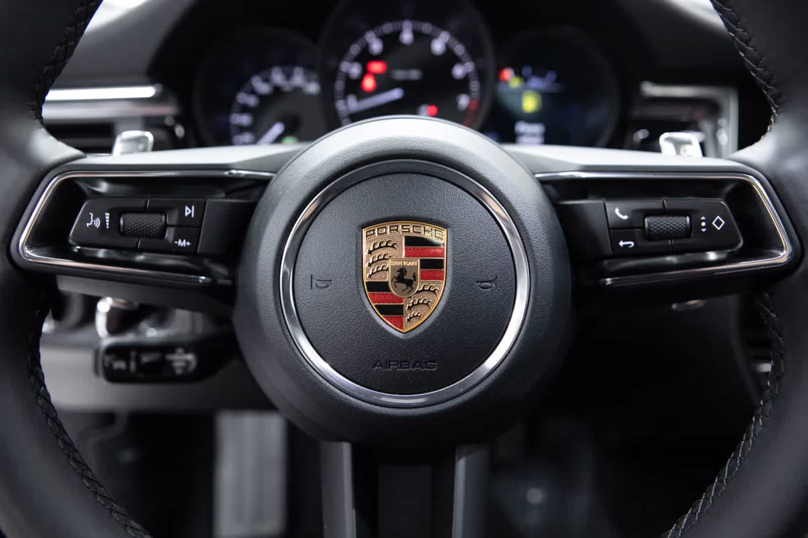 Certified 2026 Porsche Macan AWD/4WD image 14