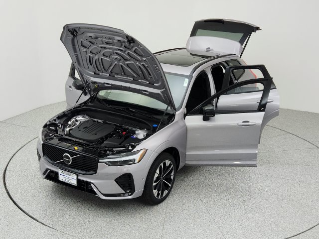 New 2026 Volvo XC60 B5 Plus w/ Climate Package AWD/4WD image 13