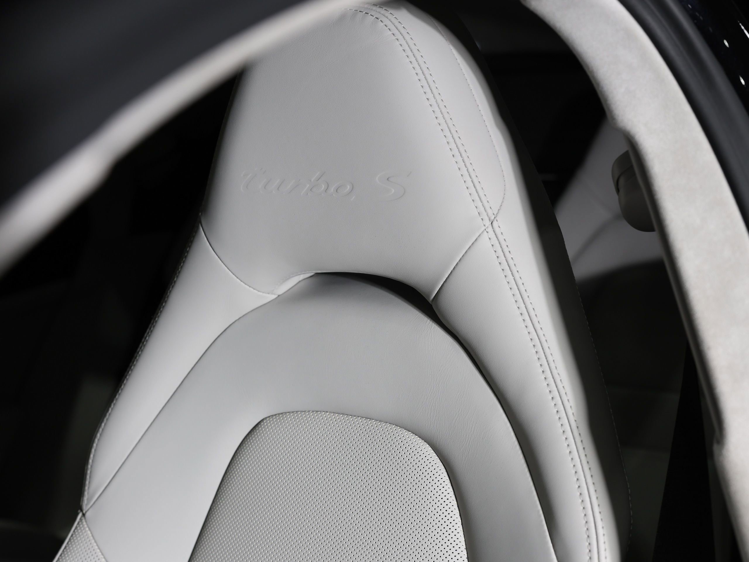 Used 2023 Porsche Panamera Turbo S image 58