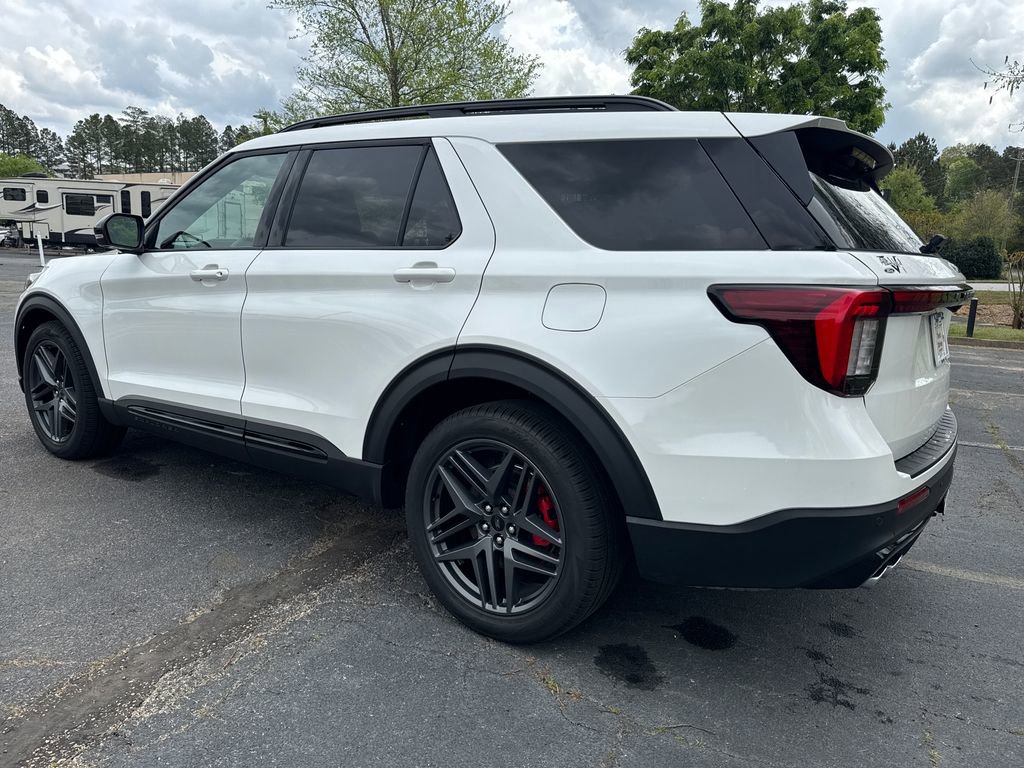 Used 2025 Ford Explorer ST AWD/4WD image 16