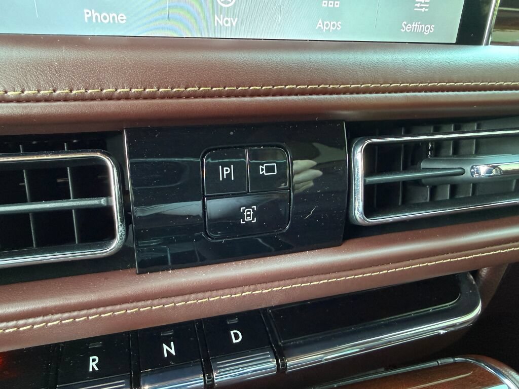 Used 2024 Lincoln Aviator Black Label w/ Dynamic Handling Package AWD/4WD image 32