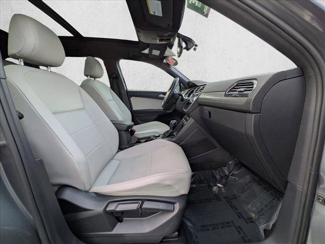 Used 2020 Volkswagen Tiguan SE R-Line image 21