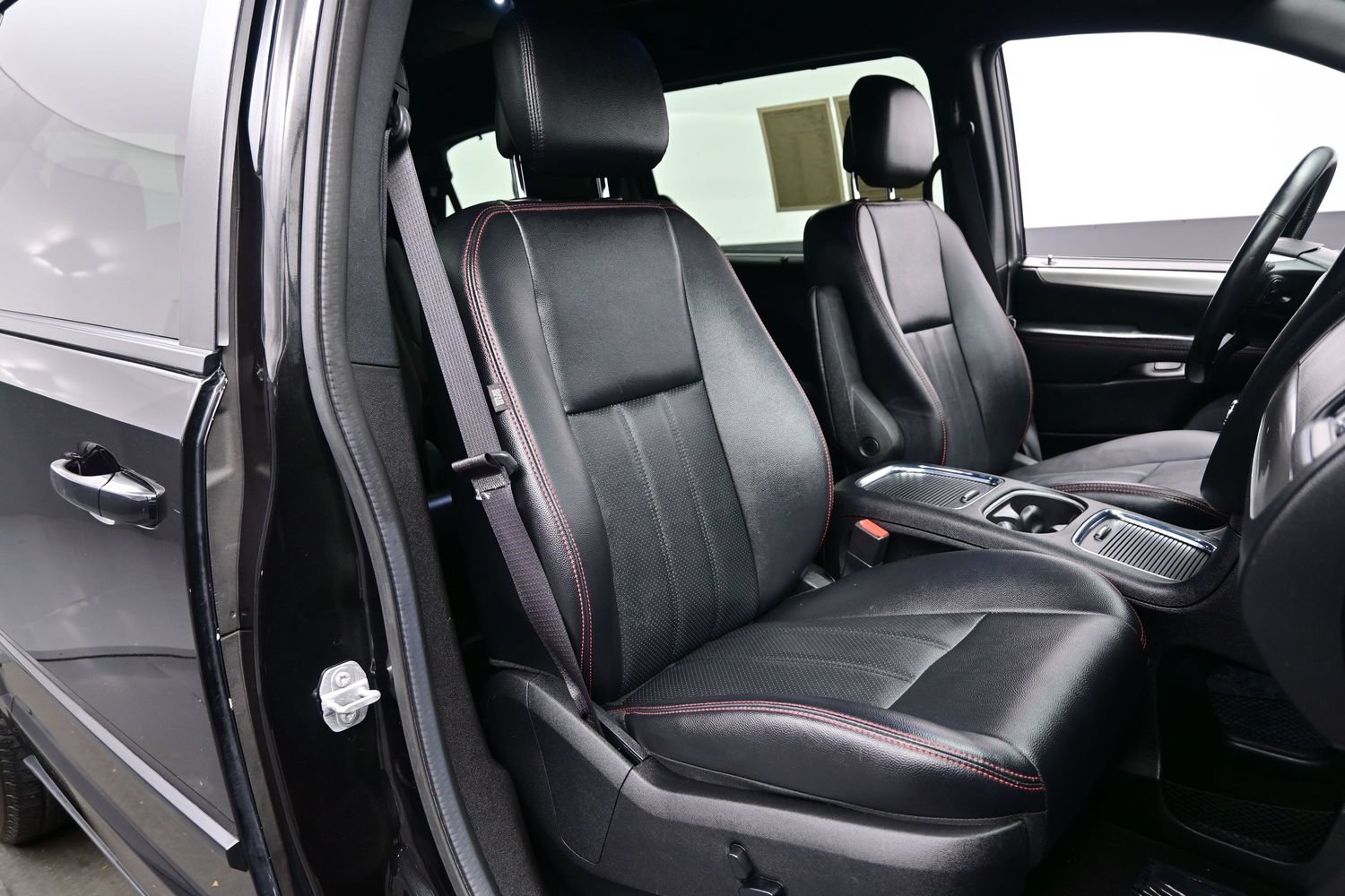 Used 2017 Dodge Grand Caravan GT FWD image 14