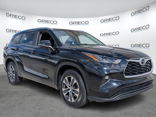 Used 2024 Toyota Highlander XLE image 1