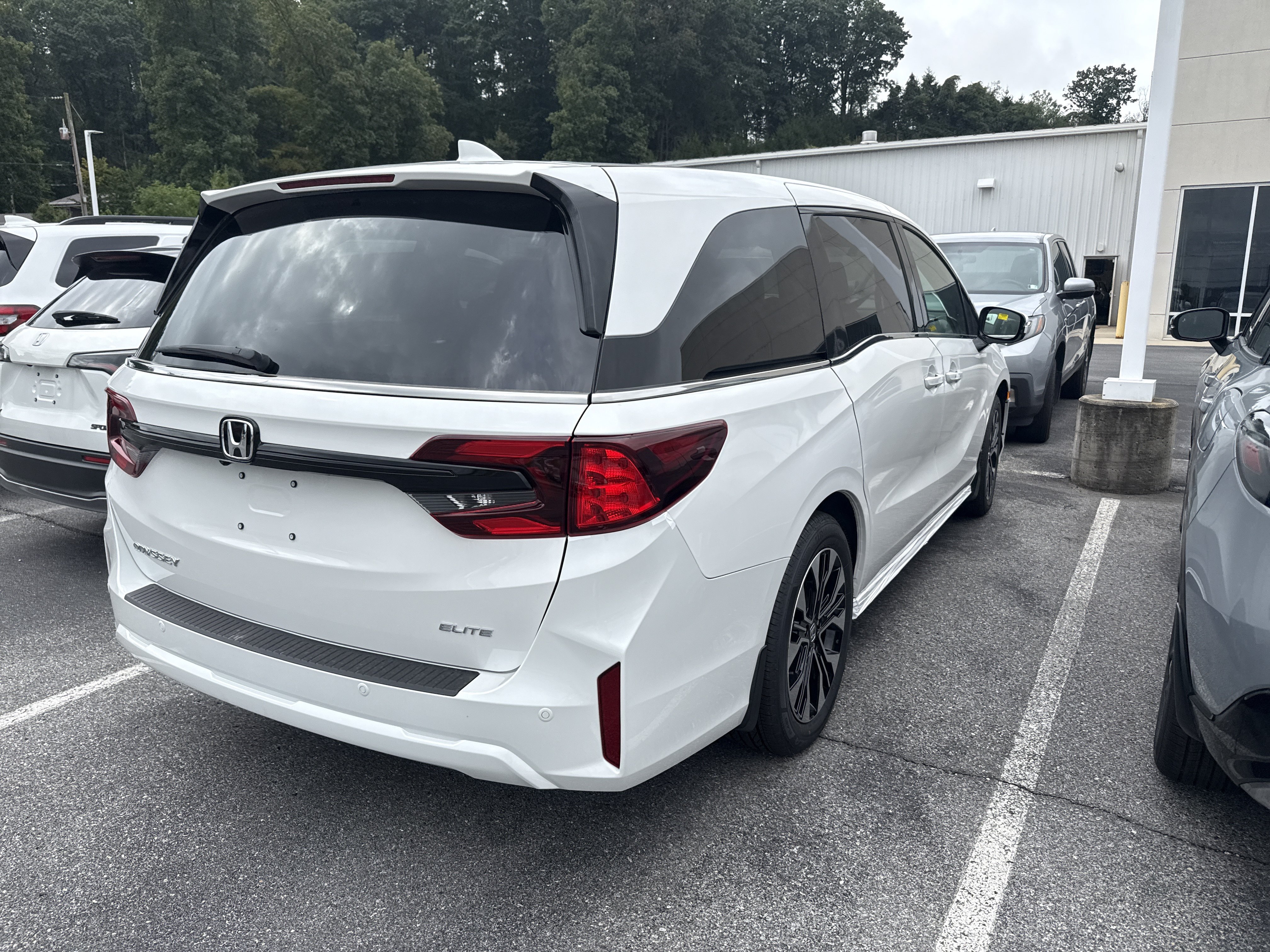 New 2026 Honda Odyssey Elite image 3