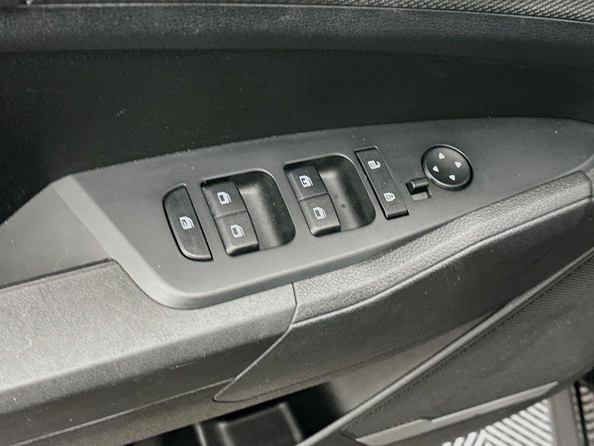 Used 2025 Kia Sportage LX AWD/4WD image 15