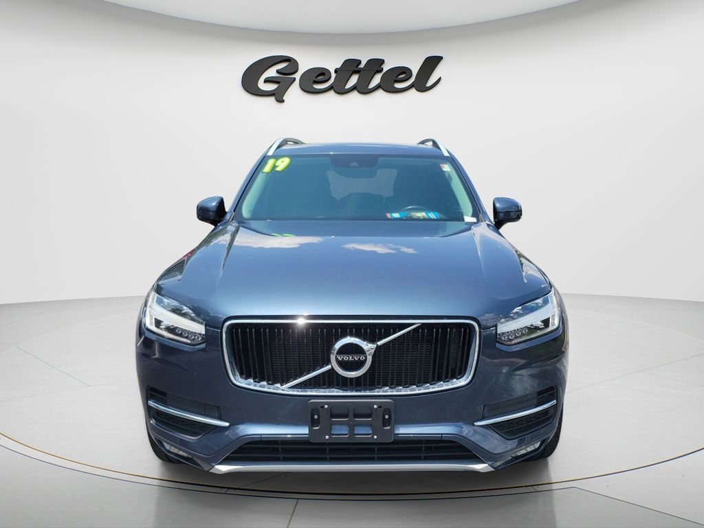 Used 2019 Volvo XC90 T5 Momentum w/ Multimedia Package AWD/4WD image 2