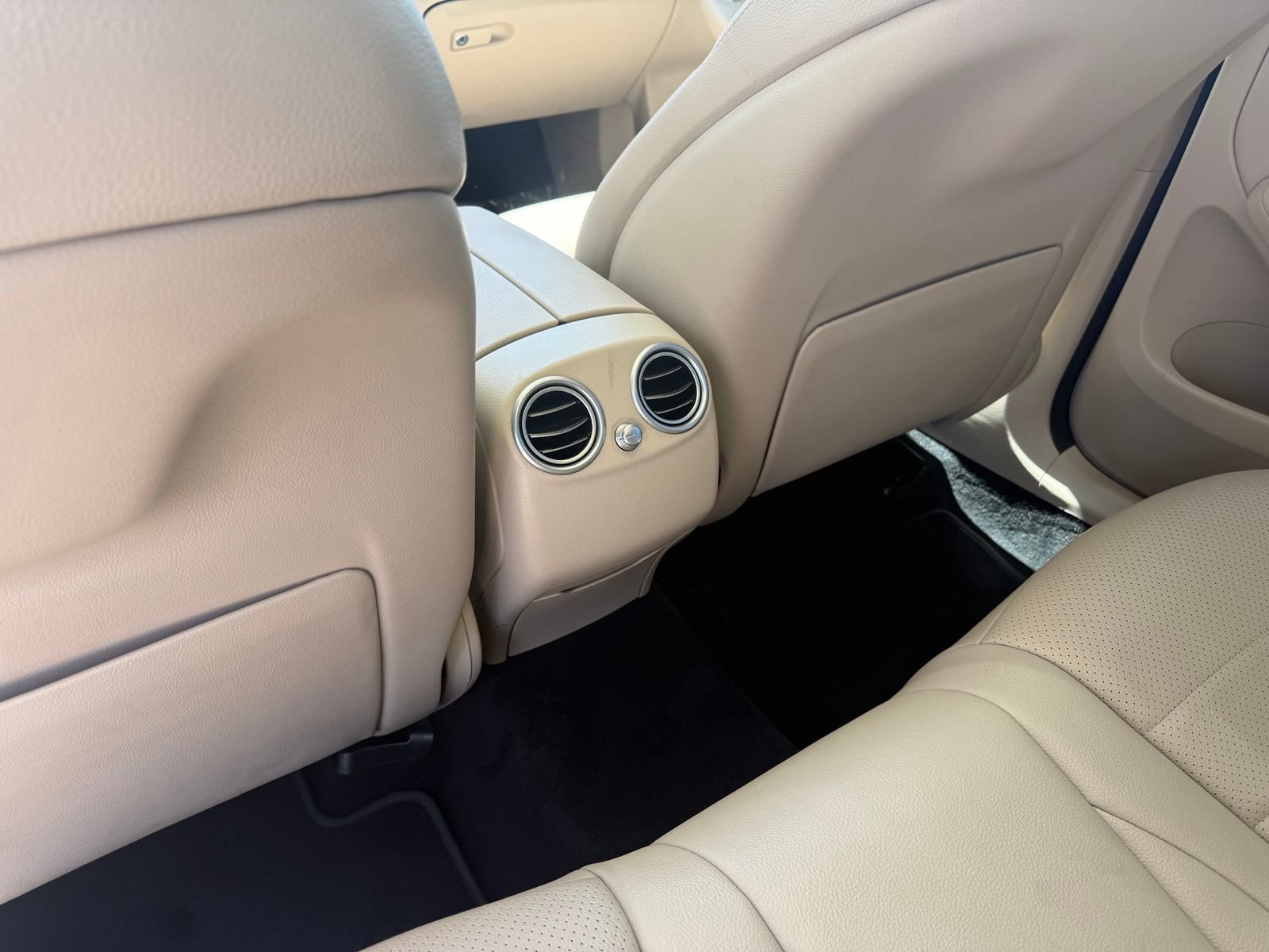Used 2019 Mercedes-Benz GLC 300 4MATIC image 30