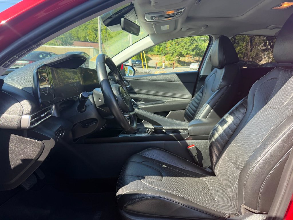 Used 2023 Hyundai Elantra Limited FWD image 9