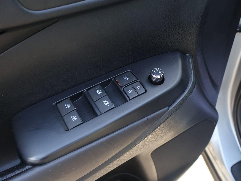 Used 2017 Toyota Highlander SE image 18